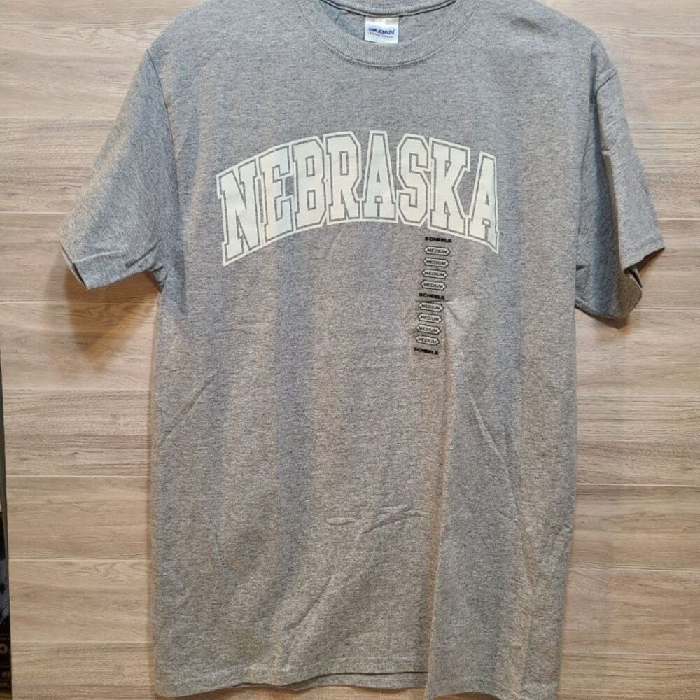 Nebraska Cornhuskers T Shirt Medium Mens Gray Graphic College Tee NWT Scheels